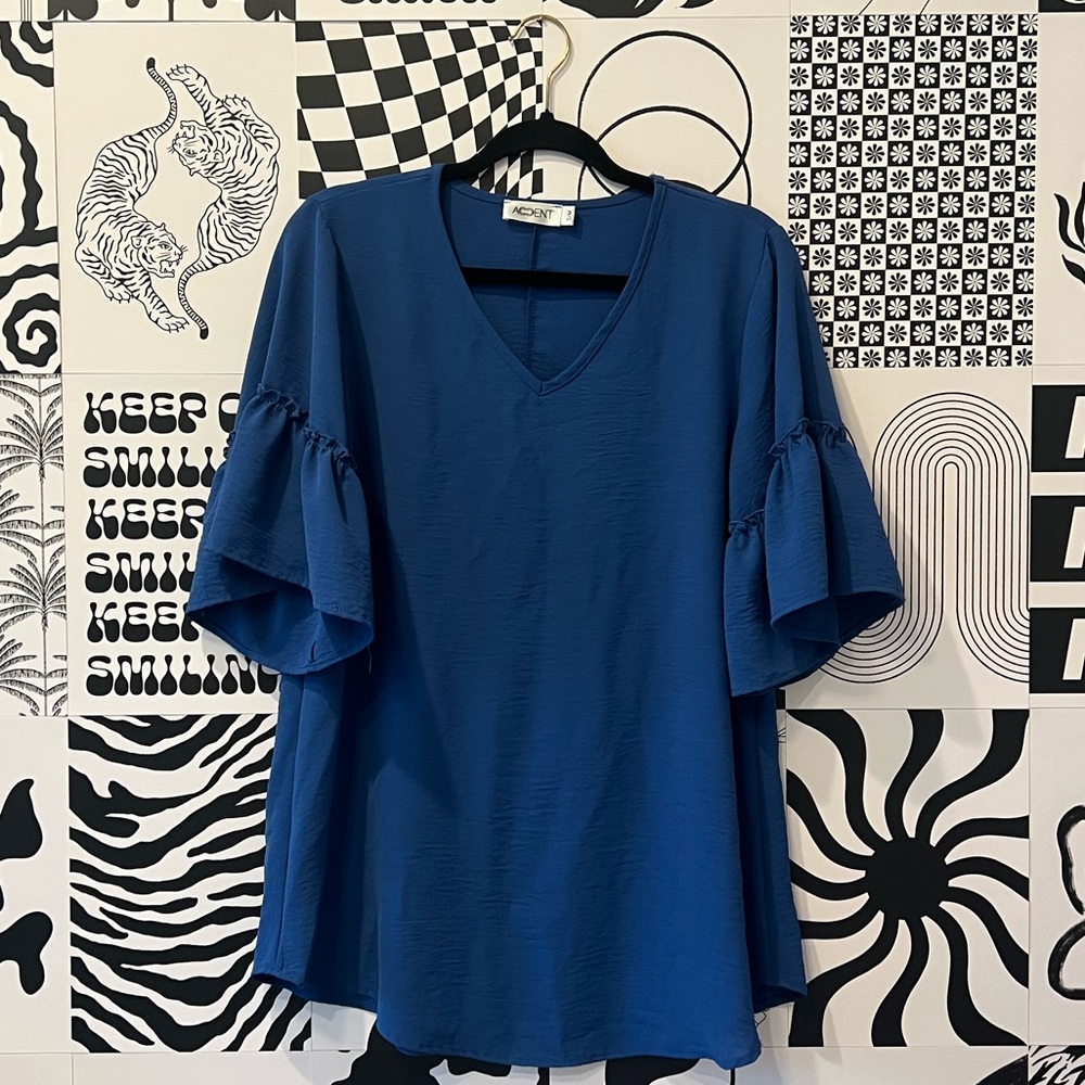 💙 Ruffle Sleeve Blouse 💙
